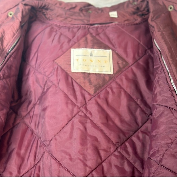 Towne by London Fog Women’s jacket. Iridescent burgundy with fur trim hood Sz L - Picture 7 of 7
